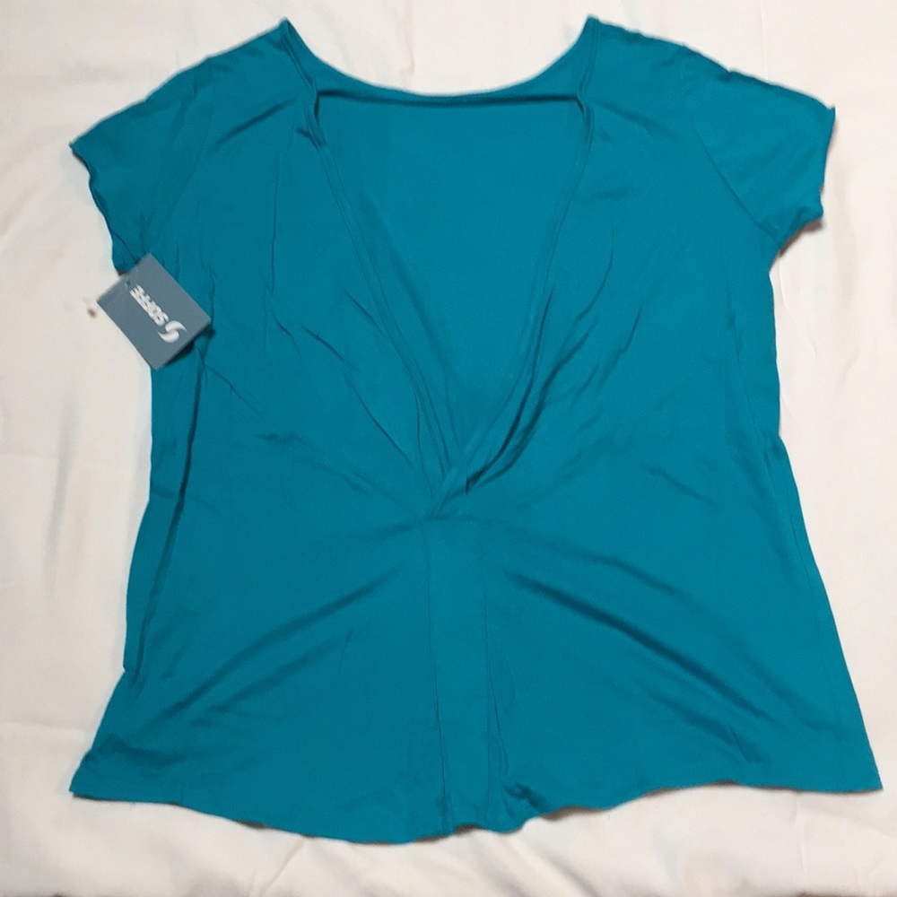 Open back tee - Picture 2 of 2